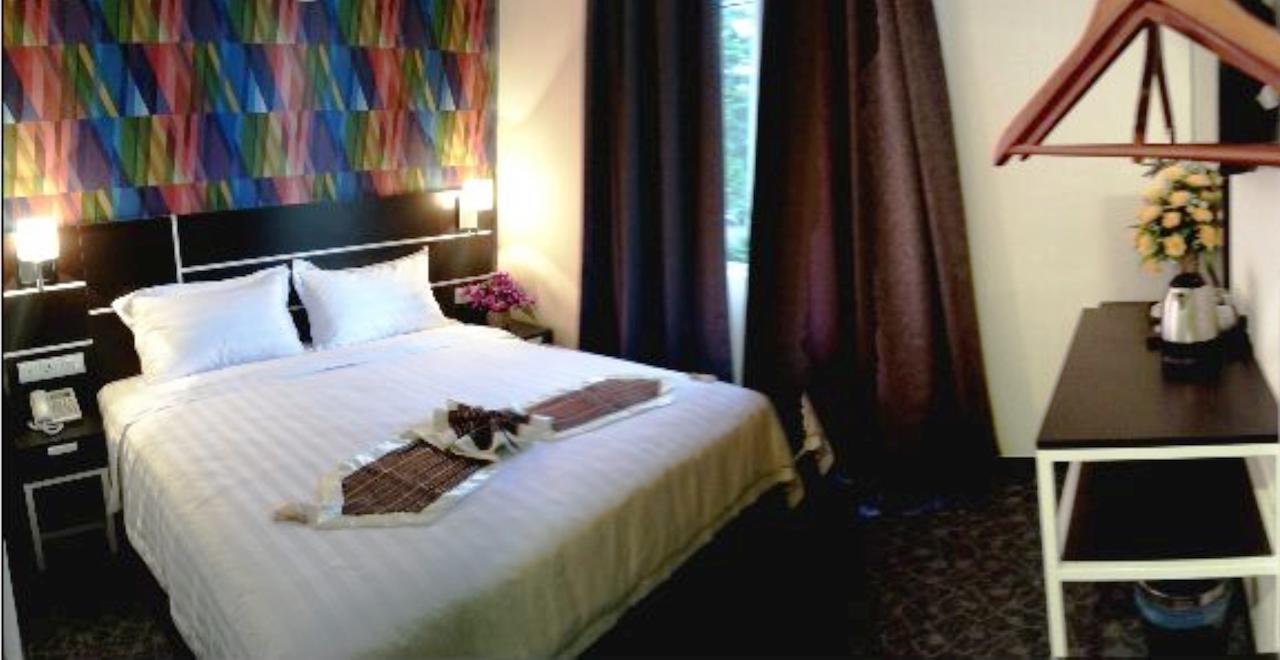 K Garden Hotel Parit Buntar Pokoj fotografie